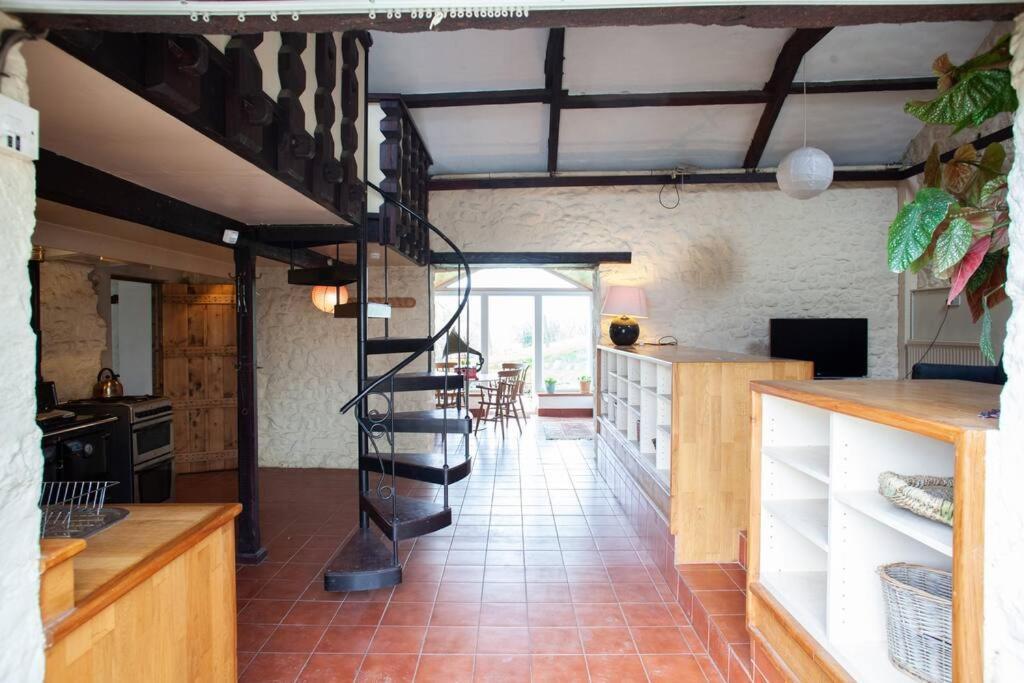 Stunning Barn Conversion On A Family Run Farm Llanfynydd Exterior photo